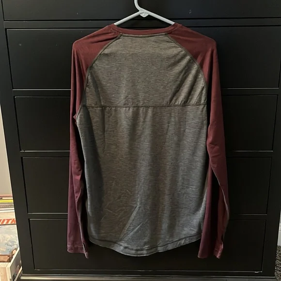 Men’s American Eagle Long Sleeve Extreme Flex Shirt - Picture 2 of 4
